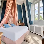 Hotel Chateau Optical Center *