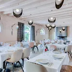 Chateau Optical Center Hotel