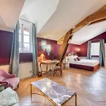 Hotel Chateau Optical Center *